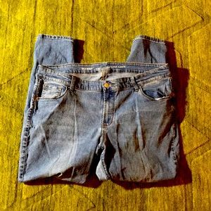 3/$18 Old Navy super skinny jeans